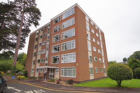 A 1 Bedroom Flat in Charlton Kings GL53 9BQ - Photo 2