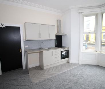 1 bedroom ground floor flat to rent - Photo 5