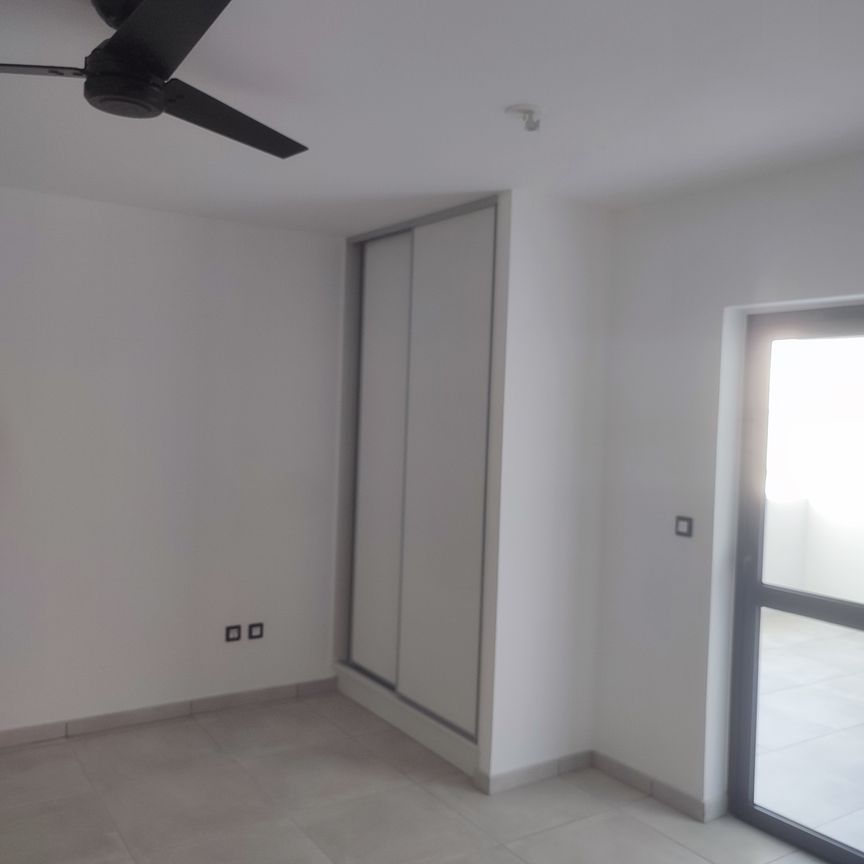 Location Appartement 2 pièces 47m² ST DENIS 97400 - Photo 1