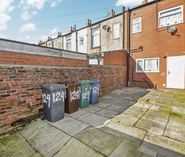 2 bedroom terraced house to rent - Photo 3