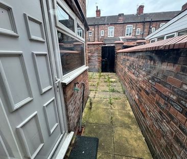3 Bed Terraced House, Littleton Road, M7 - Photo 6