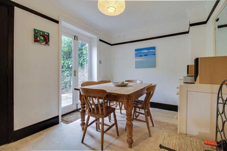 4 bedroom semi-detached house to rent - Photo 5