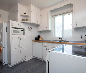 For Lease - 316 Ducharme Boulevard, Vanier and Kingsview Park, Ontario - Photo 3