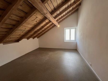 Bel appartement mansardé de 3.5 pièces au 3ème étage avec beaucoup de cachet - Foto 5