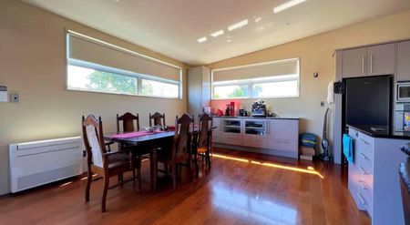 Dream Townhouse Across from Hospital! - Photo 2