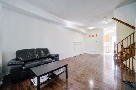 For Lease - 81 White's Hill Avenue, Markham, Ontario - Photo 4