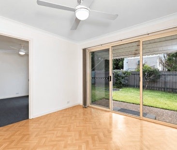 QUIET REAR VILLA WITH NEW CARPET, AIR-CONDITIONING & GREAT YARD - Photo 5