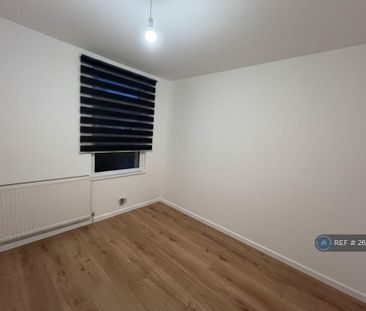 4 bedroom terraced house to rent - Photo 3