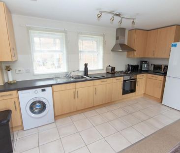 2 bedroom flat to rent - Photo 3