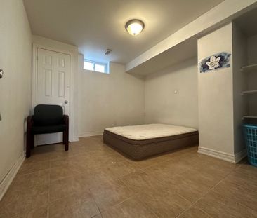 For Lease - 415 Marybay Crescent, Richmond Hill, Ontario - Photo 2