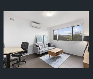 One Bedroom Unit Close to Transport and Shops - Photo 1