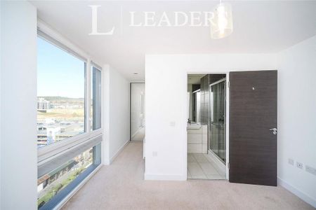 3 bedroom flat to rent - Photo 5