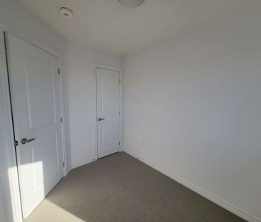 For Lease - 461 Blackburn Drive Unit# 72, Brantford, Ontario - Photo 3