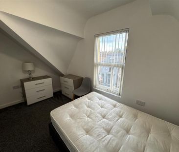 1 bedroom in a house share to rent - Photo 6
