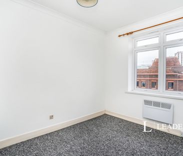 3 bedroom maisonette to rent Westquay House, 20 West Street, Fareha... - Photo 1