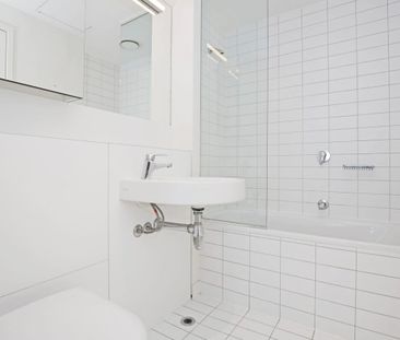 2201/620 Collins Street, Melbourne - Photo 6
