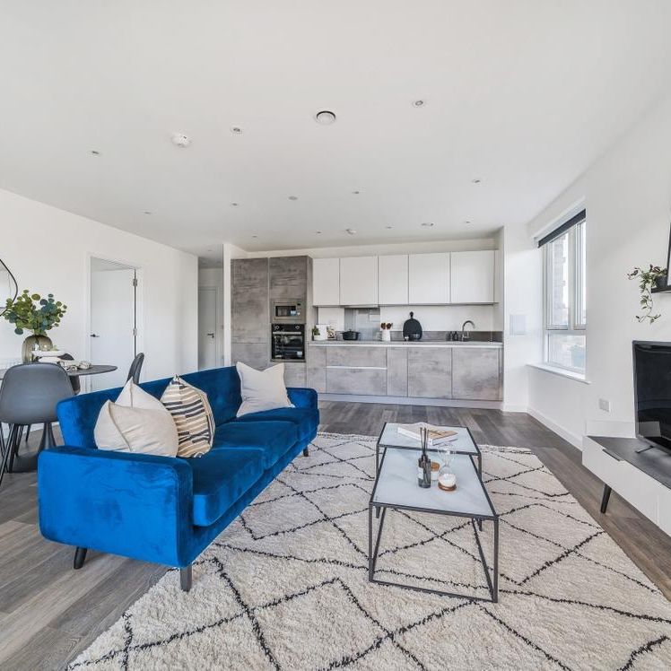 Woodlands Avenue, London W3 - Photo 1