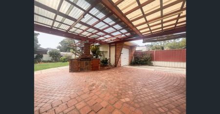 Well Maintained Family Home in Peaceful Locale - Photo 2