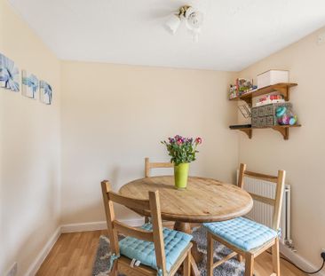 3 bedroom end of terrace house to rent - Photo 3