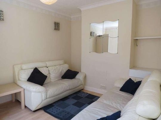 Bedroom Semi Detached House In Winton, BH9 - Photo 1