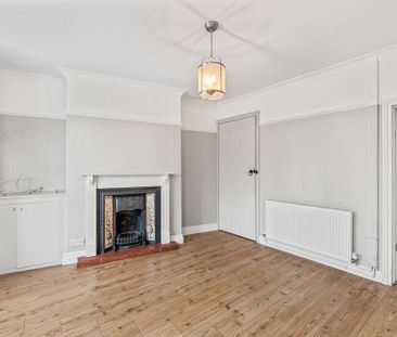 2 bedroom end of terrace house to rent - Photo 1