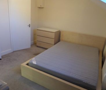 1 bedroom in a house share to rent - Photo 4