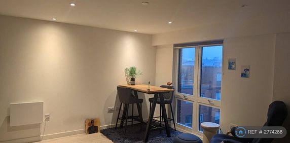 Studio to rent - Photo 2