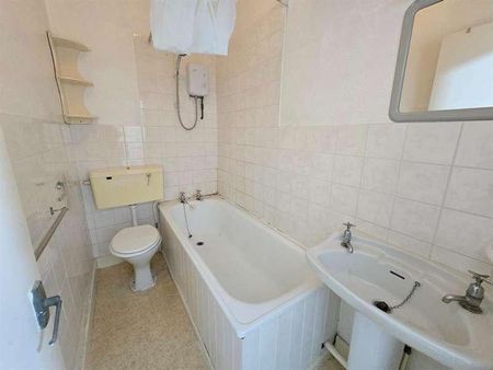 Ramshill Road, Scarborough, YO11 - Photo 4