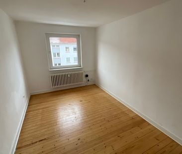 Schöne 3 Zimmer Wohnung einfach einziehen. - Photo 2