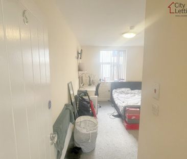 8 Bedroom Shared Flat - Photo 6