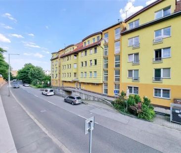 Kompletně zařízený mezonetový byt 4+kk, Praha 8 - Libeň - Photo 4