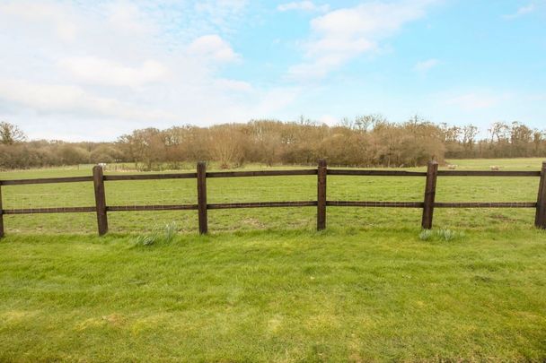 2 bedroom barn to rent - Photo 1