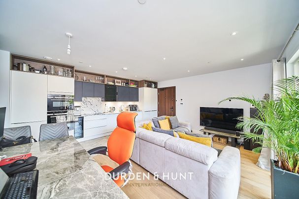 Chelmsford Road, Shenfield, Brentwood - Photo 1