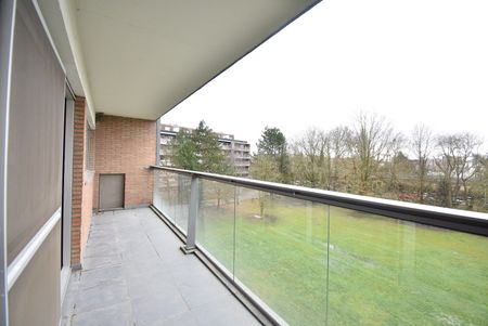 Netjes opgefrist appartement aan het Helbeekplein in Hasselt - Photo 2