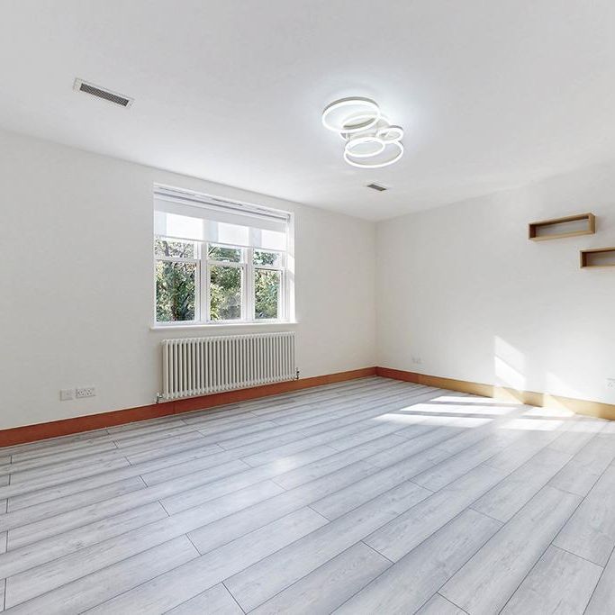 6 bedroom detached house to rent - Photo 1