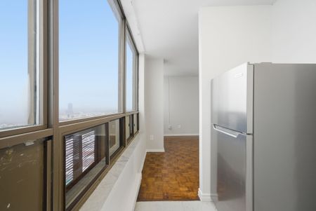 For Lease - 2360 Dundas Street Unit# 2719B, Toronto, Ontario - Photo 2