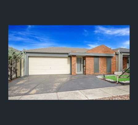 9 Larneuk Drive, Cobblebank, Vic 3338 - Photo 1