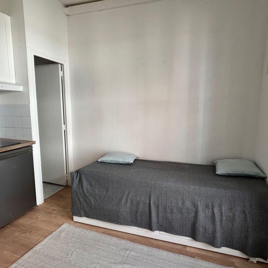 Location Appartement 1 pièce 16m² - Photo 1