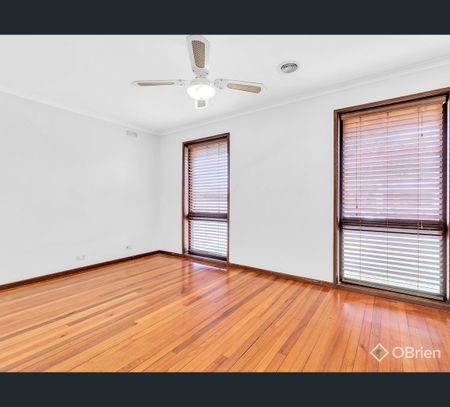 9 Norwich Street, Werribee, Vic 3030 - Photo 4