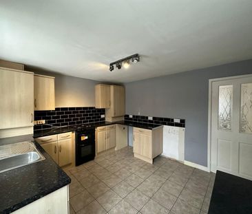 Healey Close, Batley - Photo 5