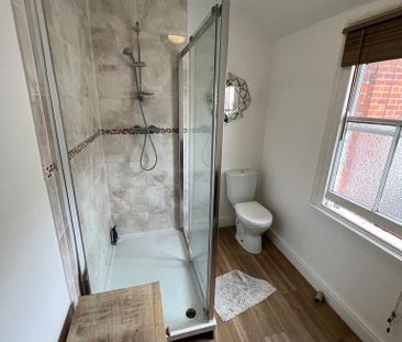 1 bedroom in a house share to rent - Photo 6