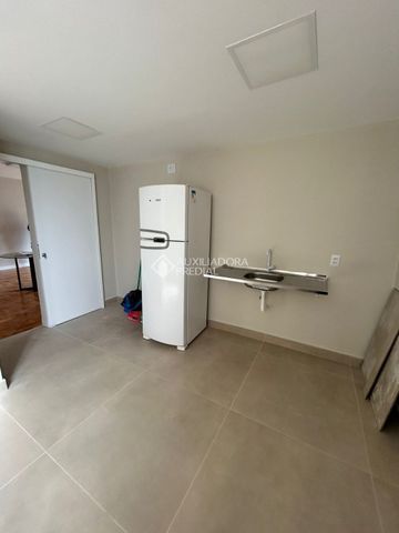 Apartamento com 3 quartos e 130m² para alugar em Centro Histórico, Porto Alegre. - Foto 4
