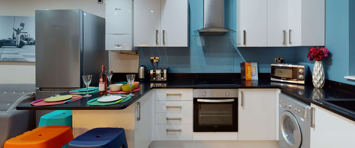 Coronation Road Room 2 - Photo 1