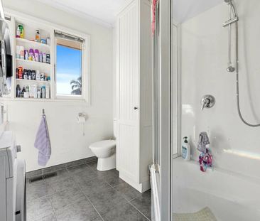 Charming Home with Flexible Living & Bayside Convenience - Photo 1