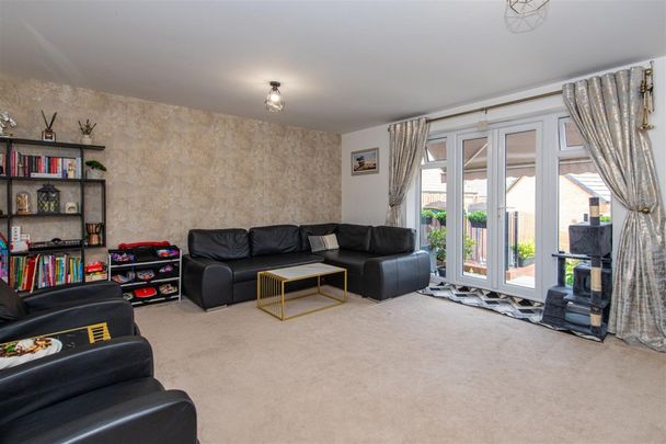 4 bed House To Let - Photo 1