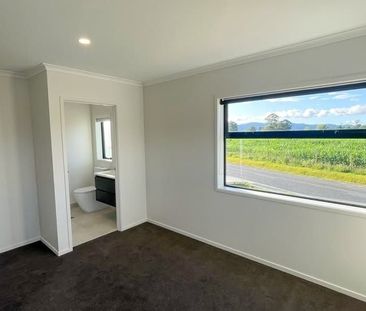 1 room with own bathroom available in House - Photo 1