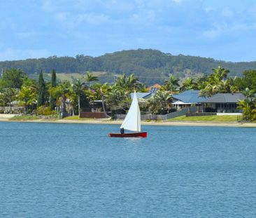 THREE BEDROOM FULLY FURNISHED HOME WITH POOL IN QUIET CUL DE SAC - Photo 3