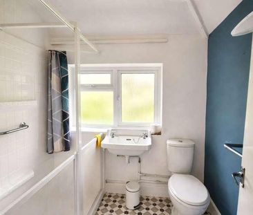 Summers Road, Farncombe, Godalming, Surrey, GU7 - Photo 5