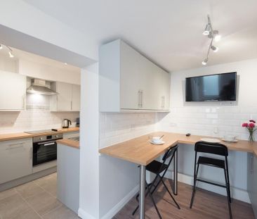 1 bedroom in a house share to rent - Photo 3