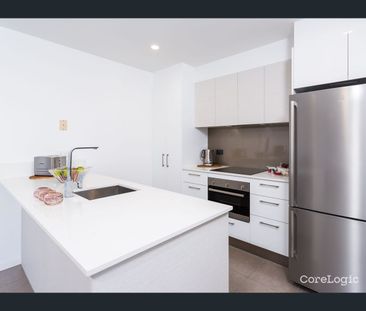 1202/6-8 Waterford Court, Bundall, Qld 4217 - Photo 3